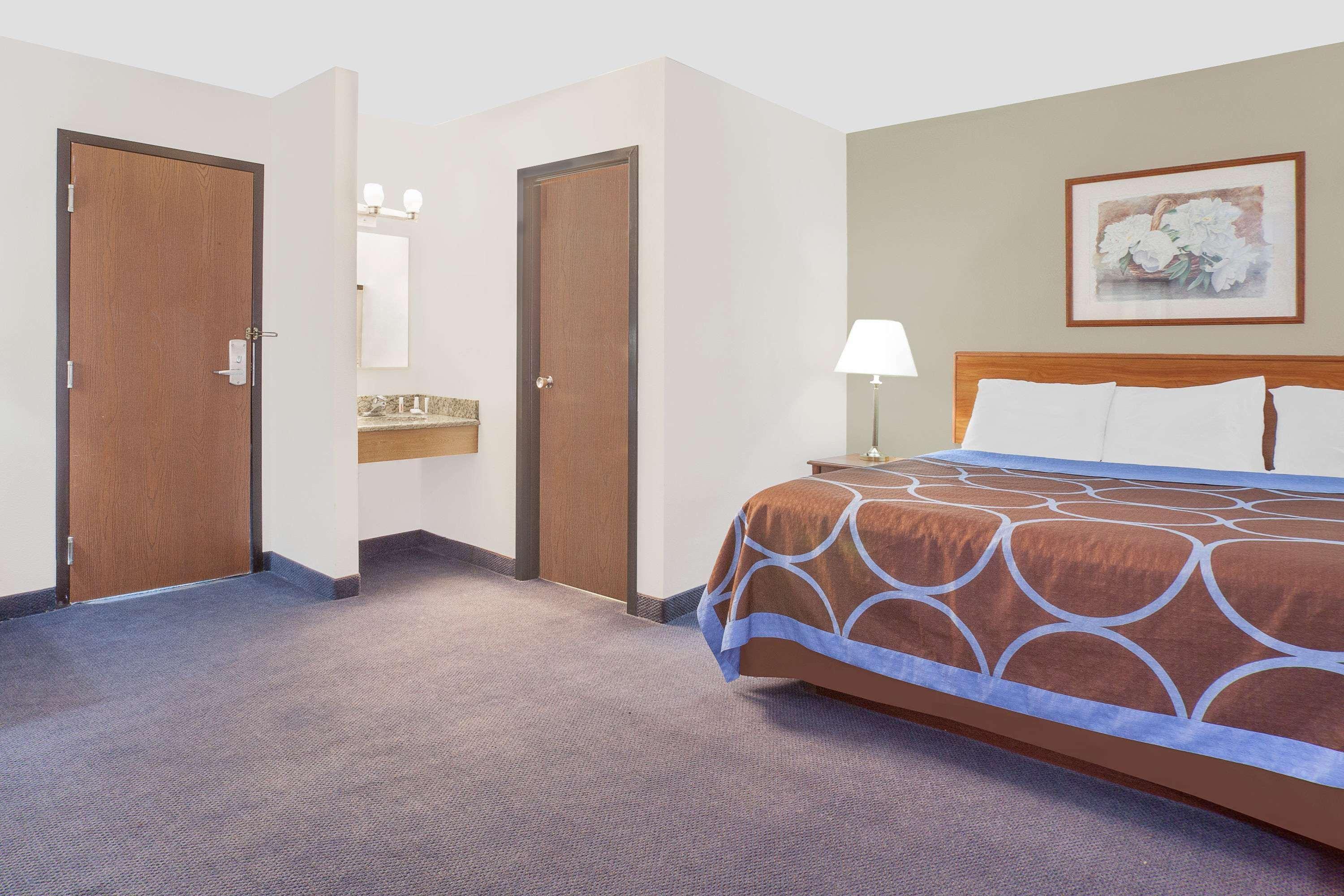Super 8 By Wyndham Middletown Motell Exteriör bild